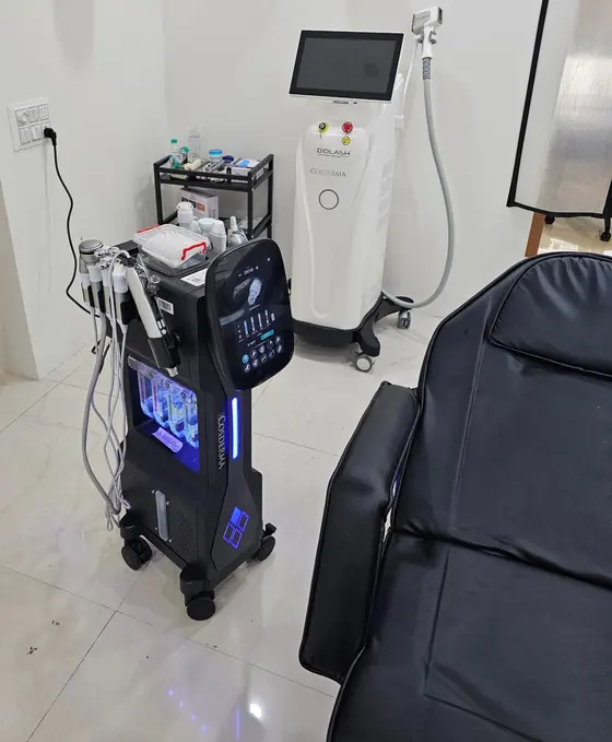 Rederma treatment room with the Cosderma Hydrafacial machine, Diolash Ultra diode laser and treatment chair